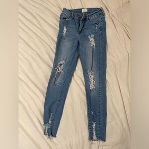 91 Cotton On ripped Skinny Jeans | Size USA 6 | 25.5” inseam